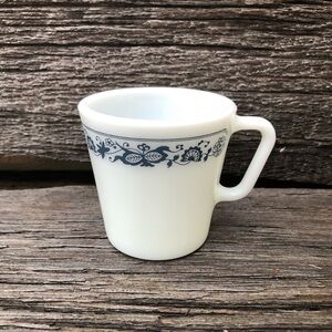 Pyrex Old Town Blue Onion coffee mug tea cup Vintage Vtg retro winter favourite